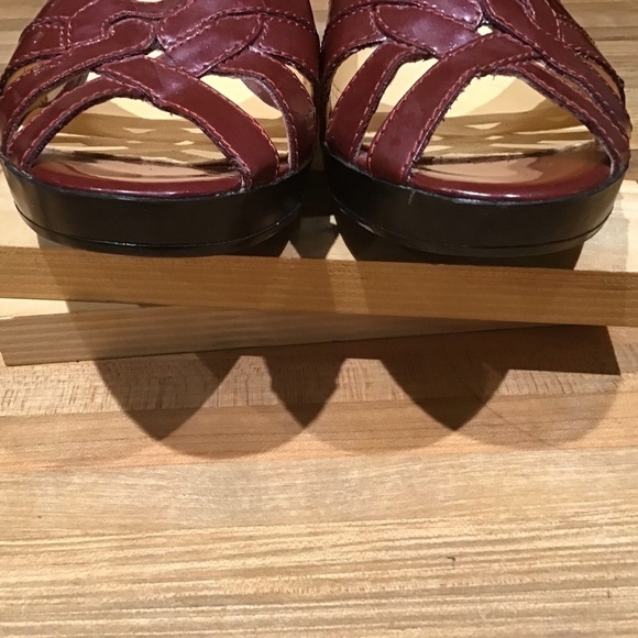 Nicole “Misty” heels. Lattice work peep toes. Size 8.5 M. - Picture 6 of 9